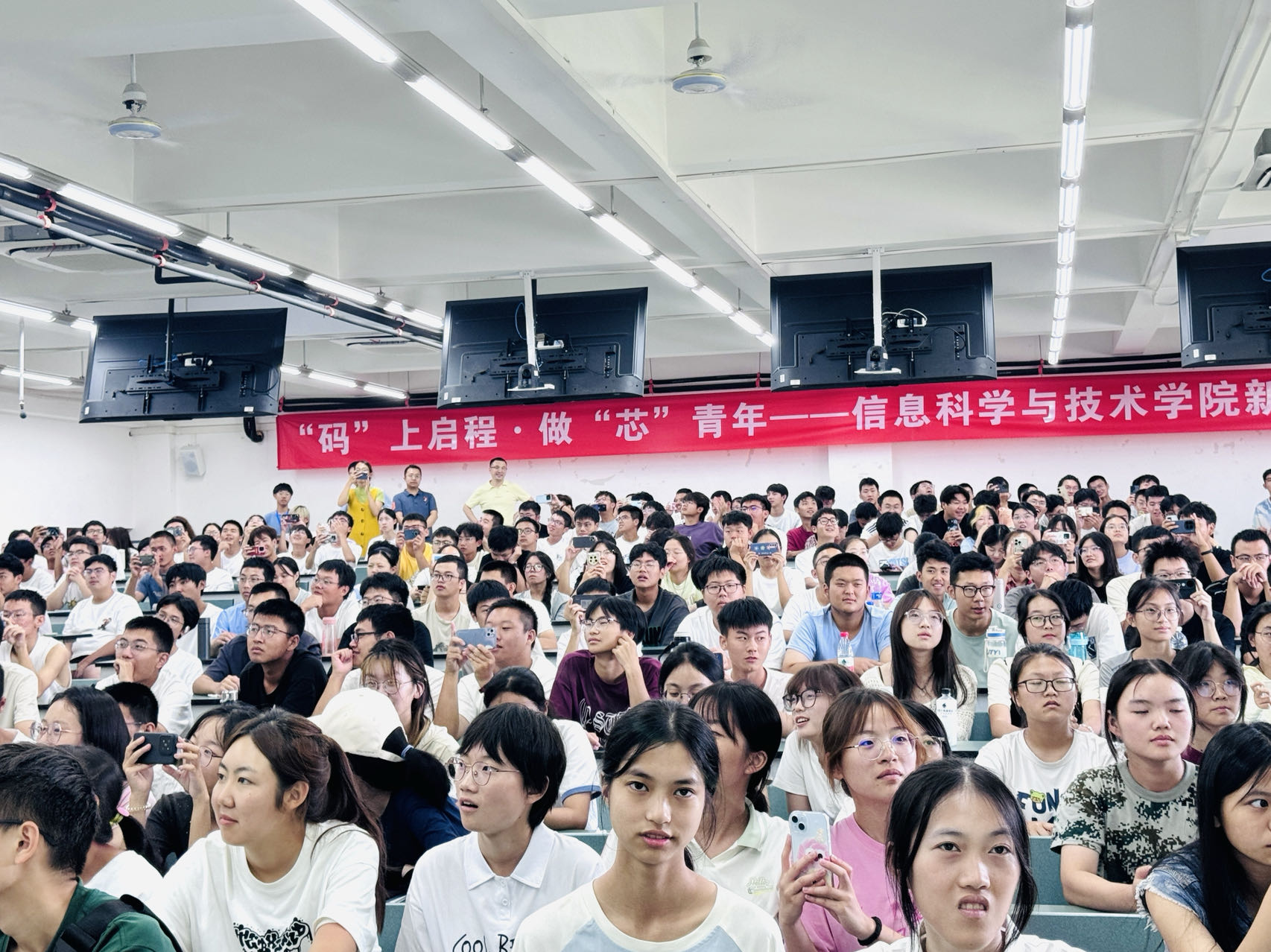 a15b0f0cd98406ae4395ff5a20c47f5